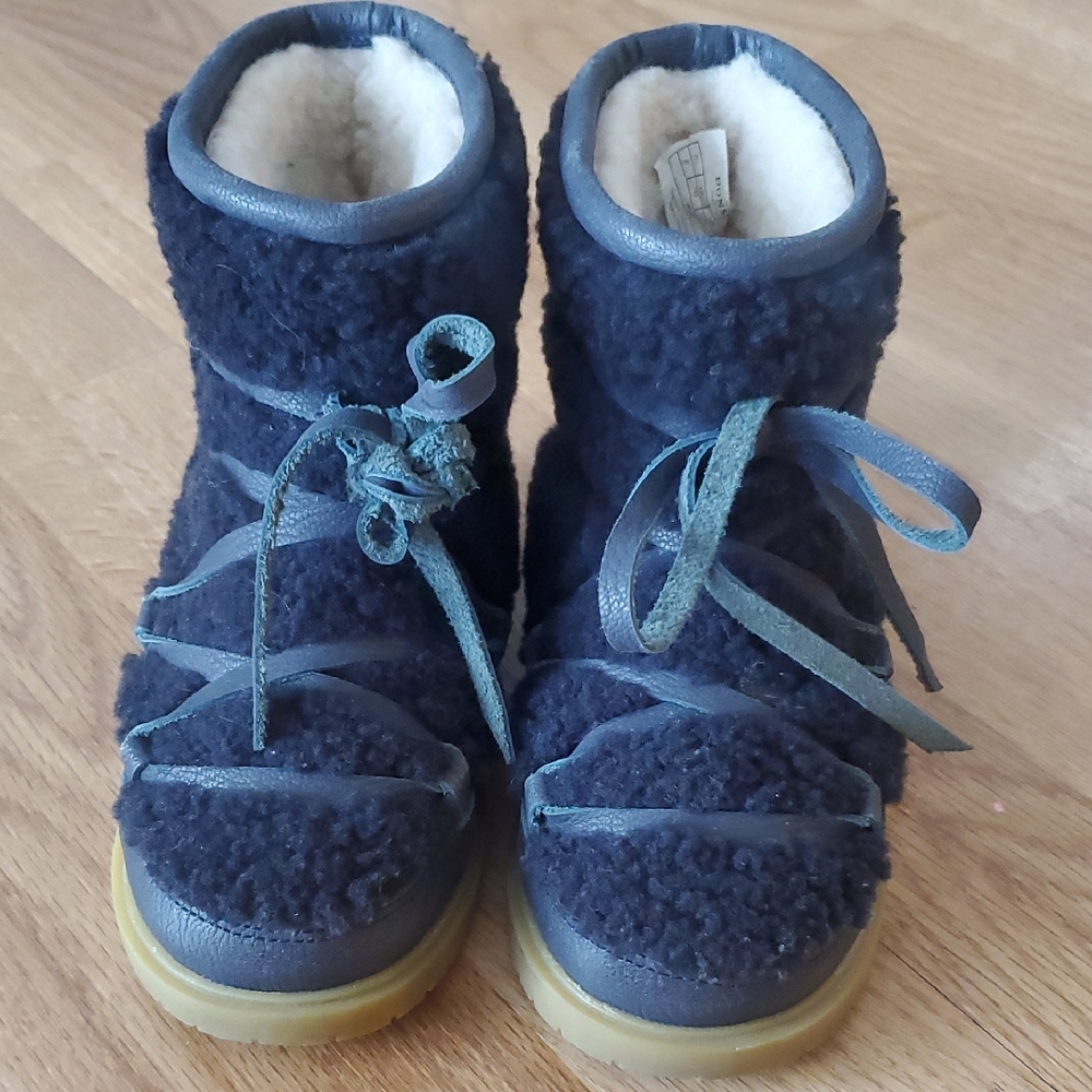 UGG Kids Boots in Navy and Tan
